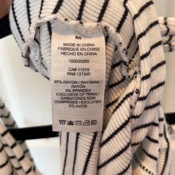 Cropped Tank Top - Picture 4 of 4